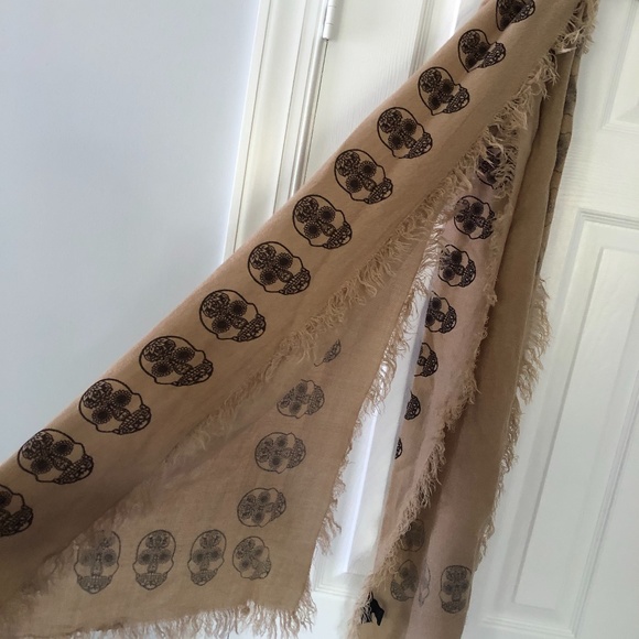Skull Fringe Long Scarf - Picture 2 of 3